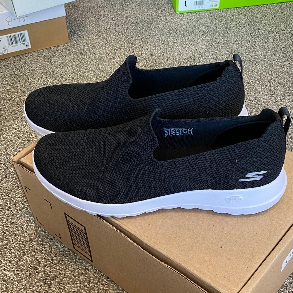 Skechers Women's Black Slip-On Air Cooled GOGA Mat Athletic Shoes - Picture 5 of 7